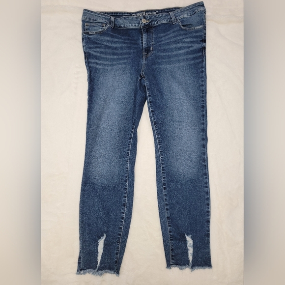 Maurices Mid Fit Blue Ankle Cropped Jeans with Distressed Hem - Picture 1 of 10